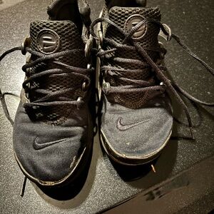 Used Nike Presto Size 2Y
